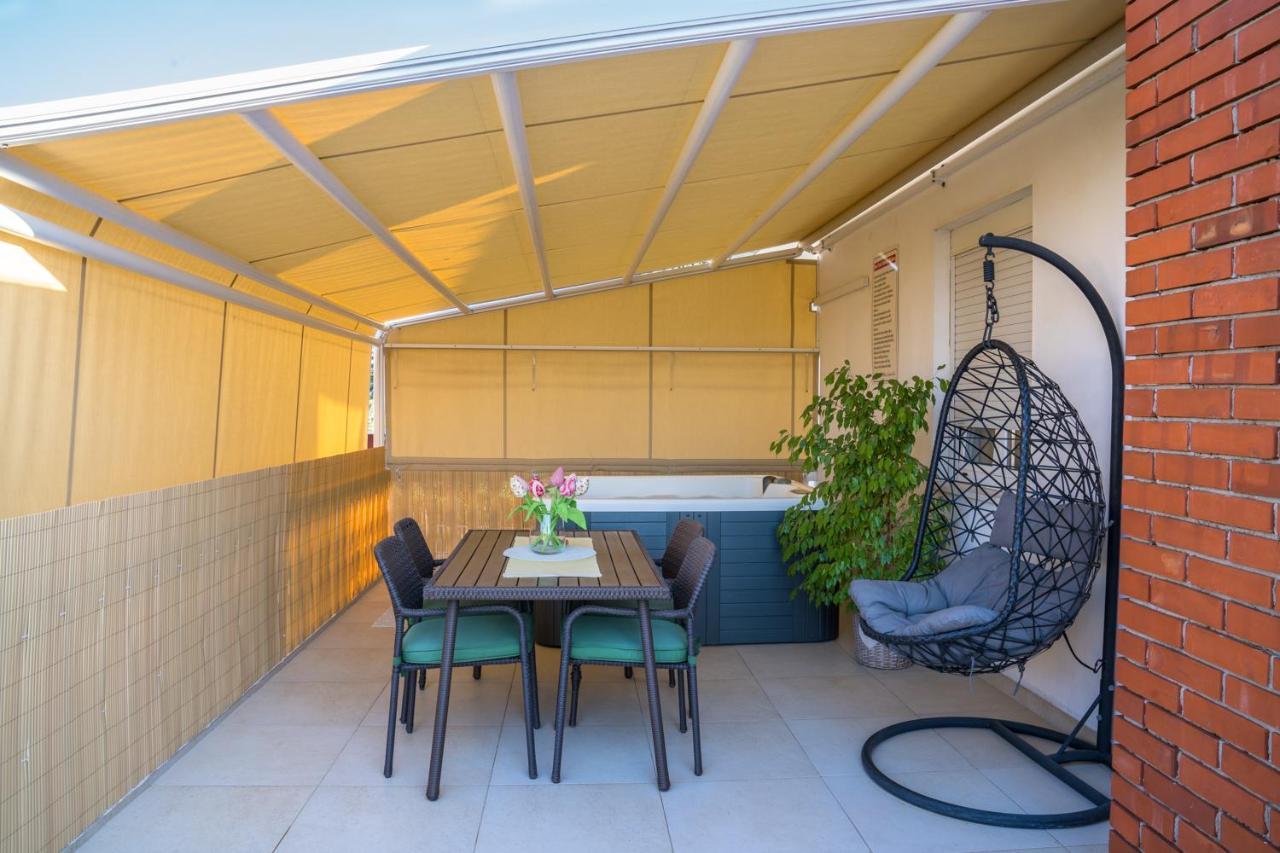 זאדאר Apartment Paula With Private Jacuzzi And Parking- Near The Beach מראה חיצוני תמונה