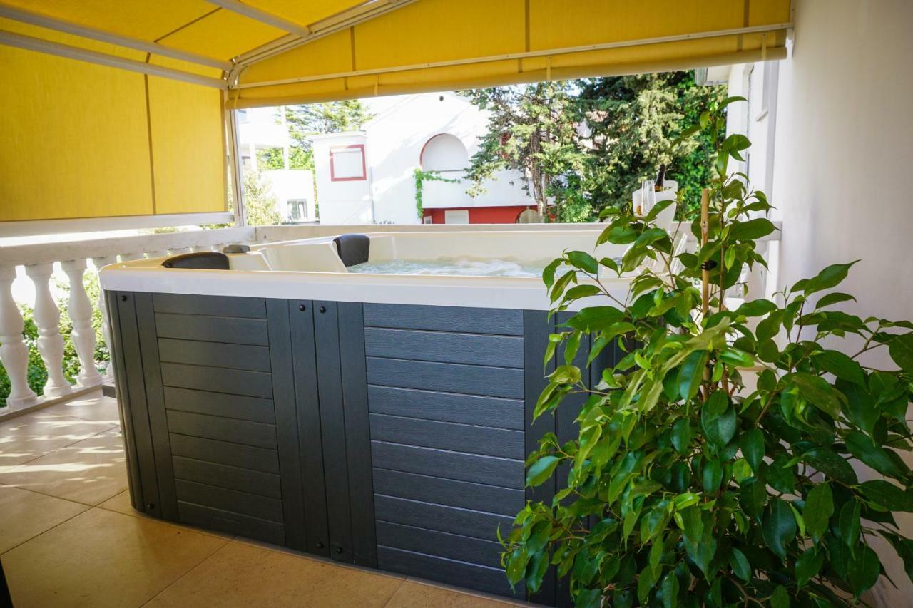 זאדאר Apartment Paula With Private Jacuzzi And Parking- Near The Beach מראה חיצוני תמונה