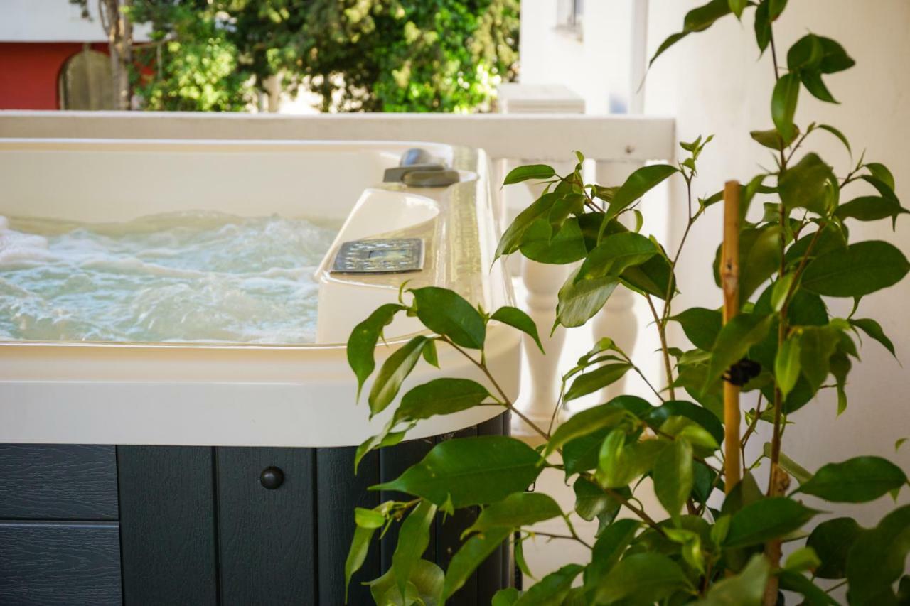 זאדאר Apartment Paula With Private Jacuzzi And Parking- Near The Beach מראה חיצוני תמונה