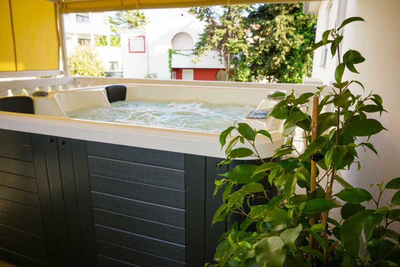 זאדאר Apartment Paula With Private Jacuzzi And Parking- Near The Beach מראה חיצוני תמונה