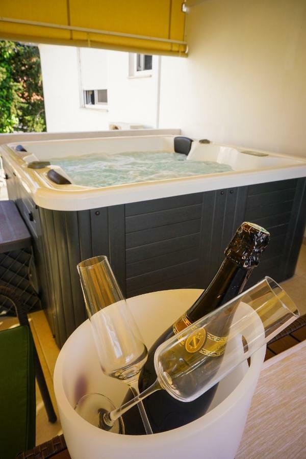 זאדאר Apartment Paula With Private Jacuzzi And Parking- Near The Beach מראה חיצוני תמונה