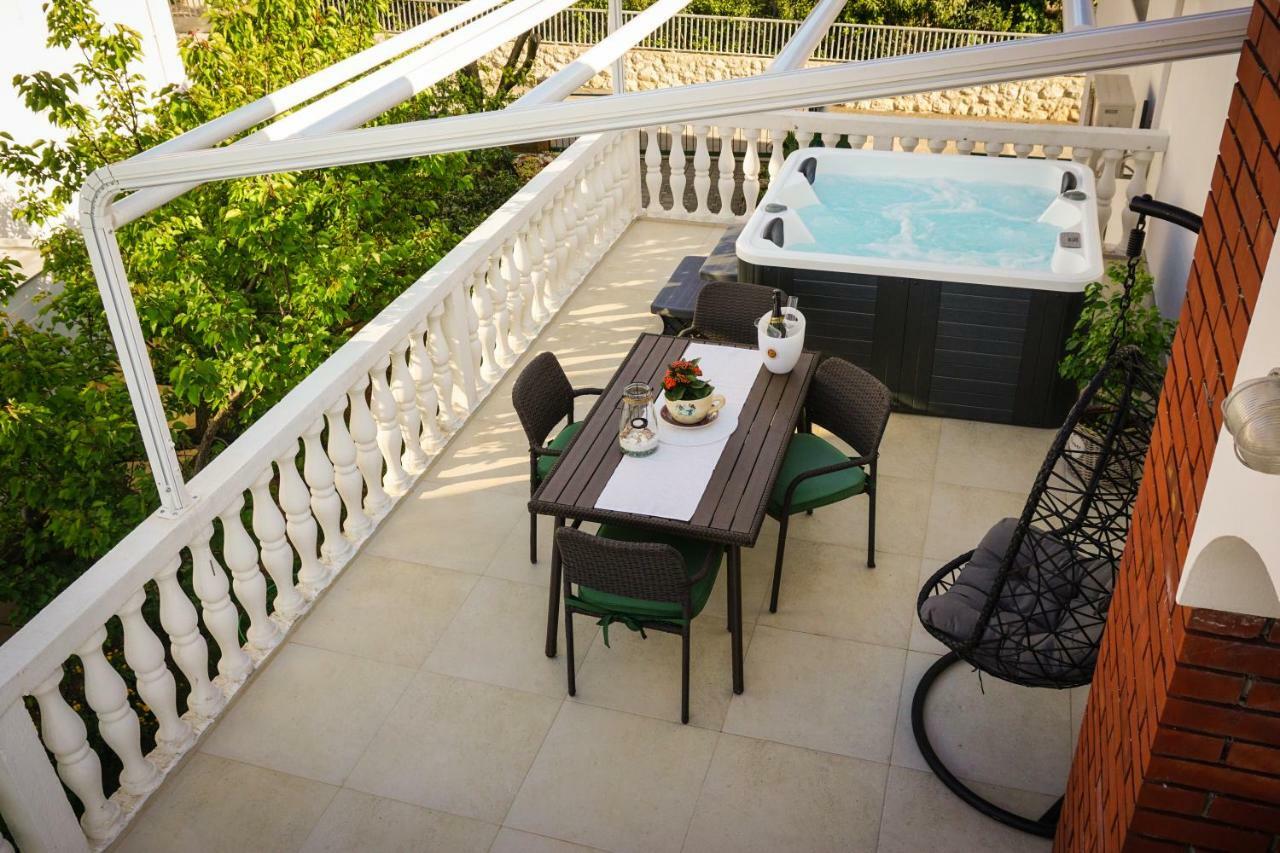 זאדאר Apartment Paula With Private Jacuzzi And Parking- Near The Beach מראה חיצוני תמונה