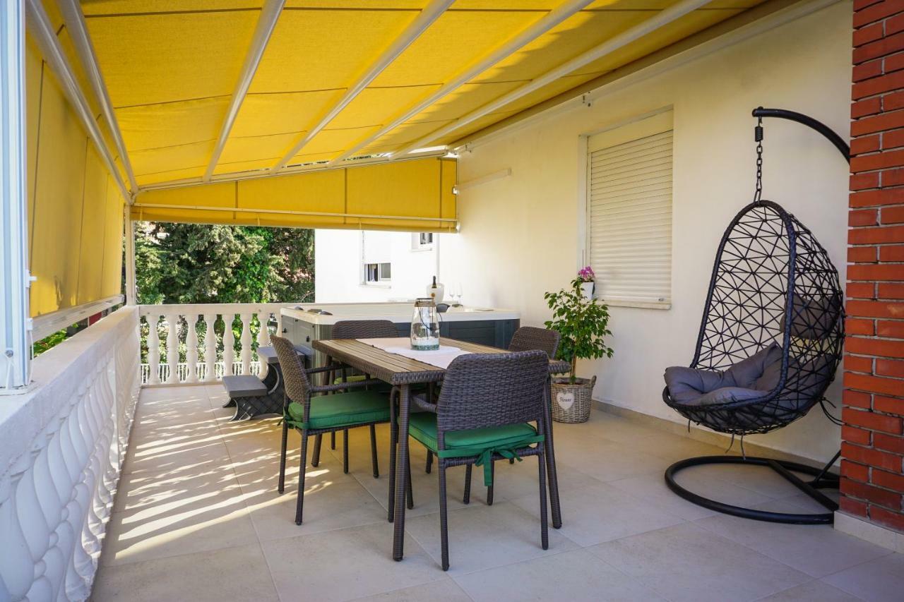 זאדאר Apartment Paula With Private Jacuzzi And Parking- Near The Beach מראה חיצוני תמונה