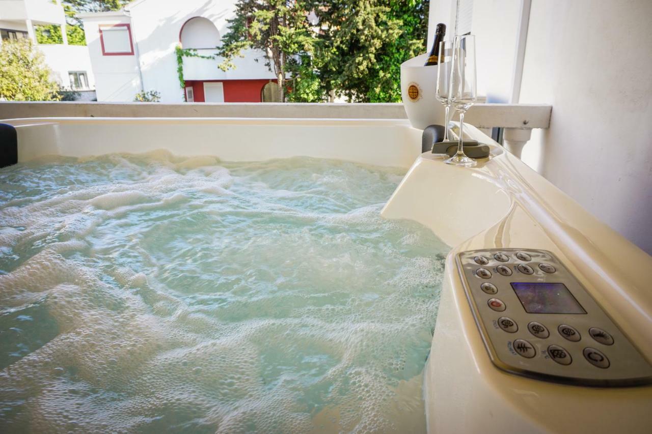 זאדאר Apartment Paula With Private Jacuzzi And Parking- Near The Beach מראה חיצוני תמונה